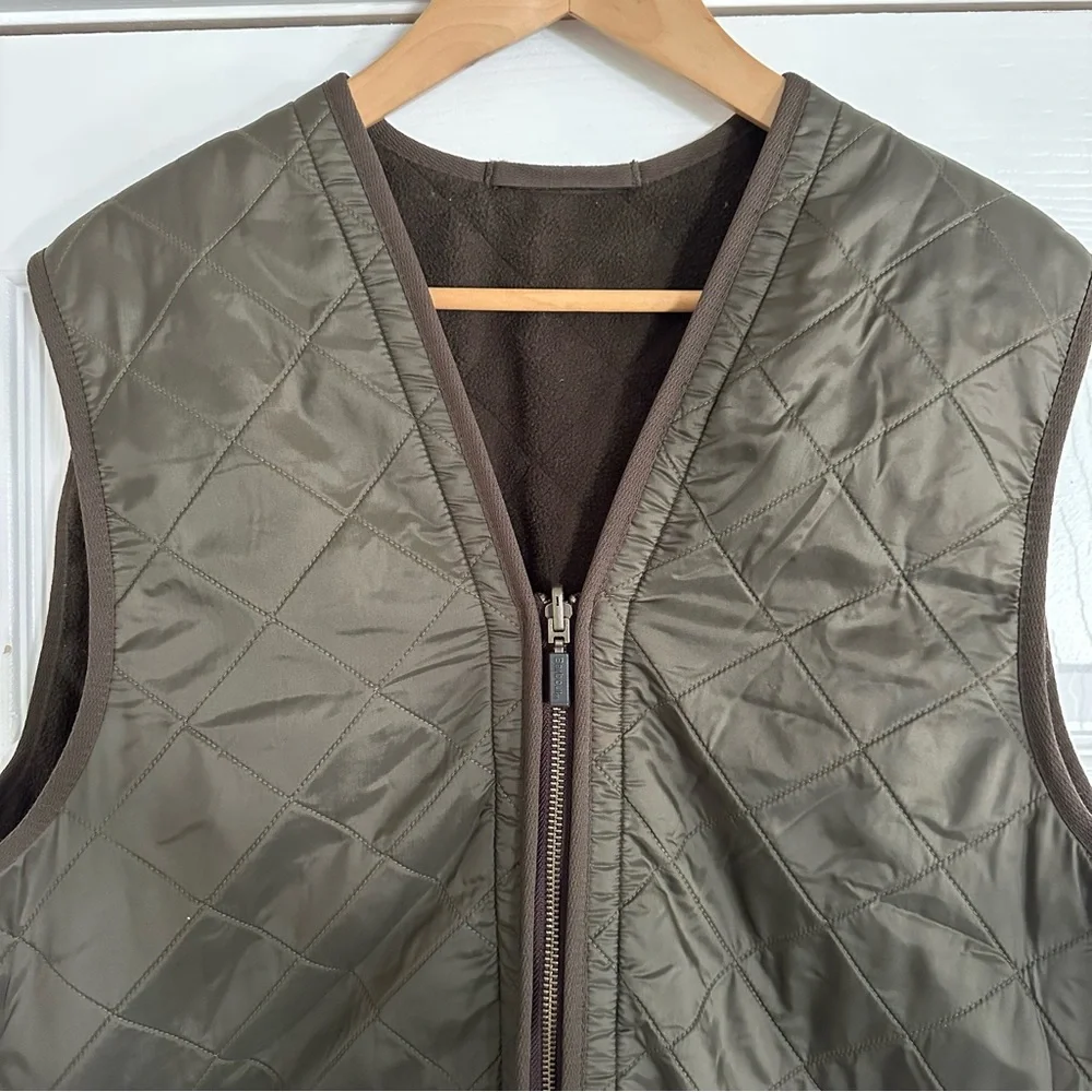 Barbour quilted vest, men’s large - Picture 3 of 9
